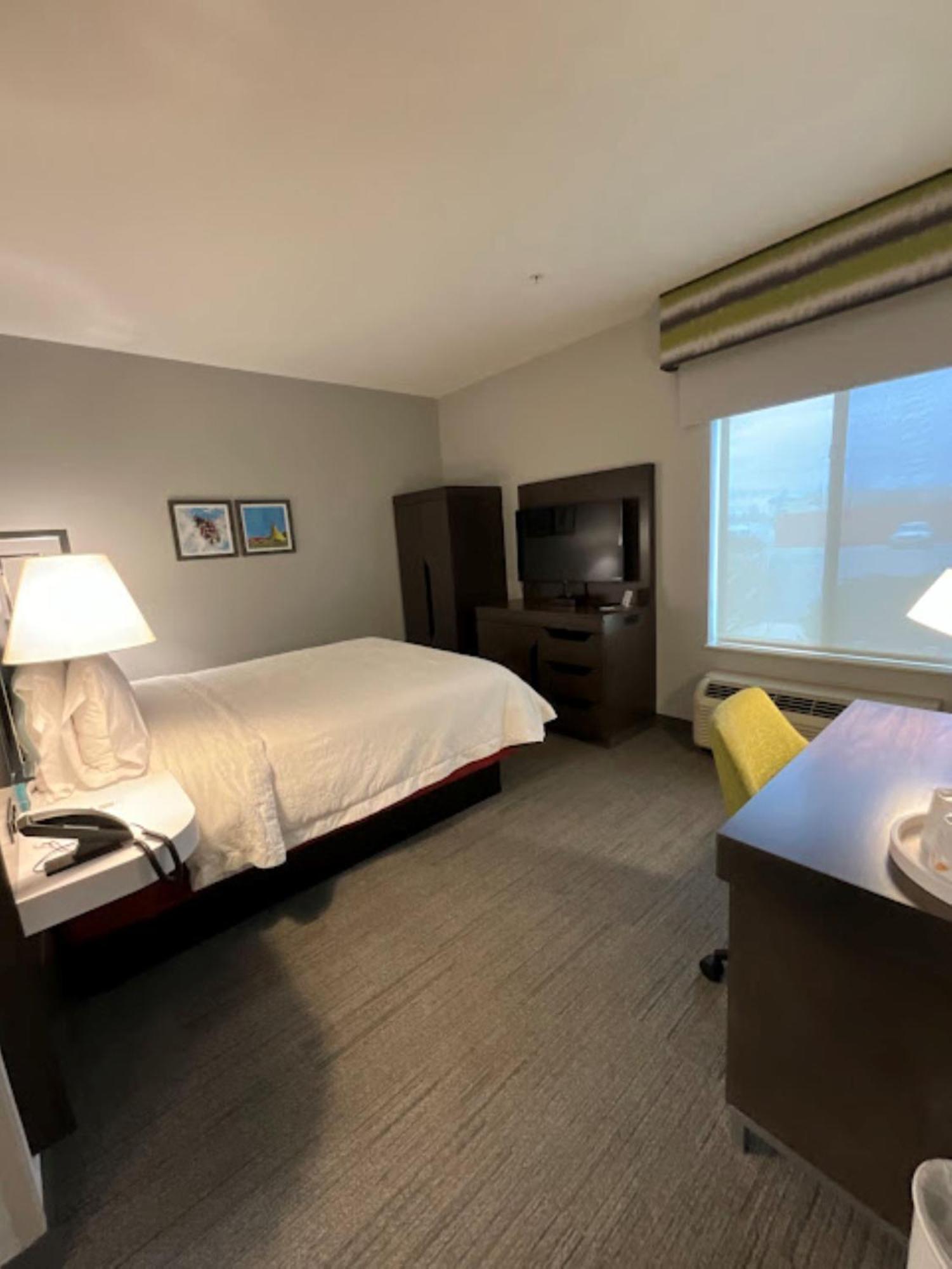 Hampton Inn By Hilton Montrose Exteriör bild