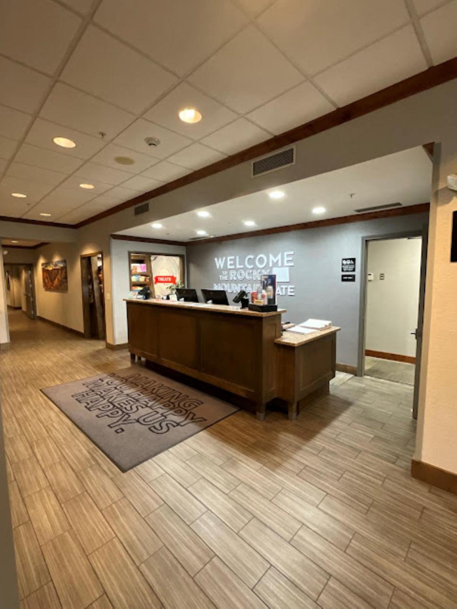 Hampton Inn By Hilton Montrose Exteriör bild