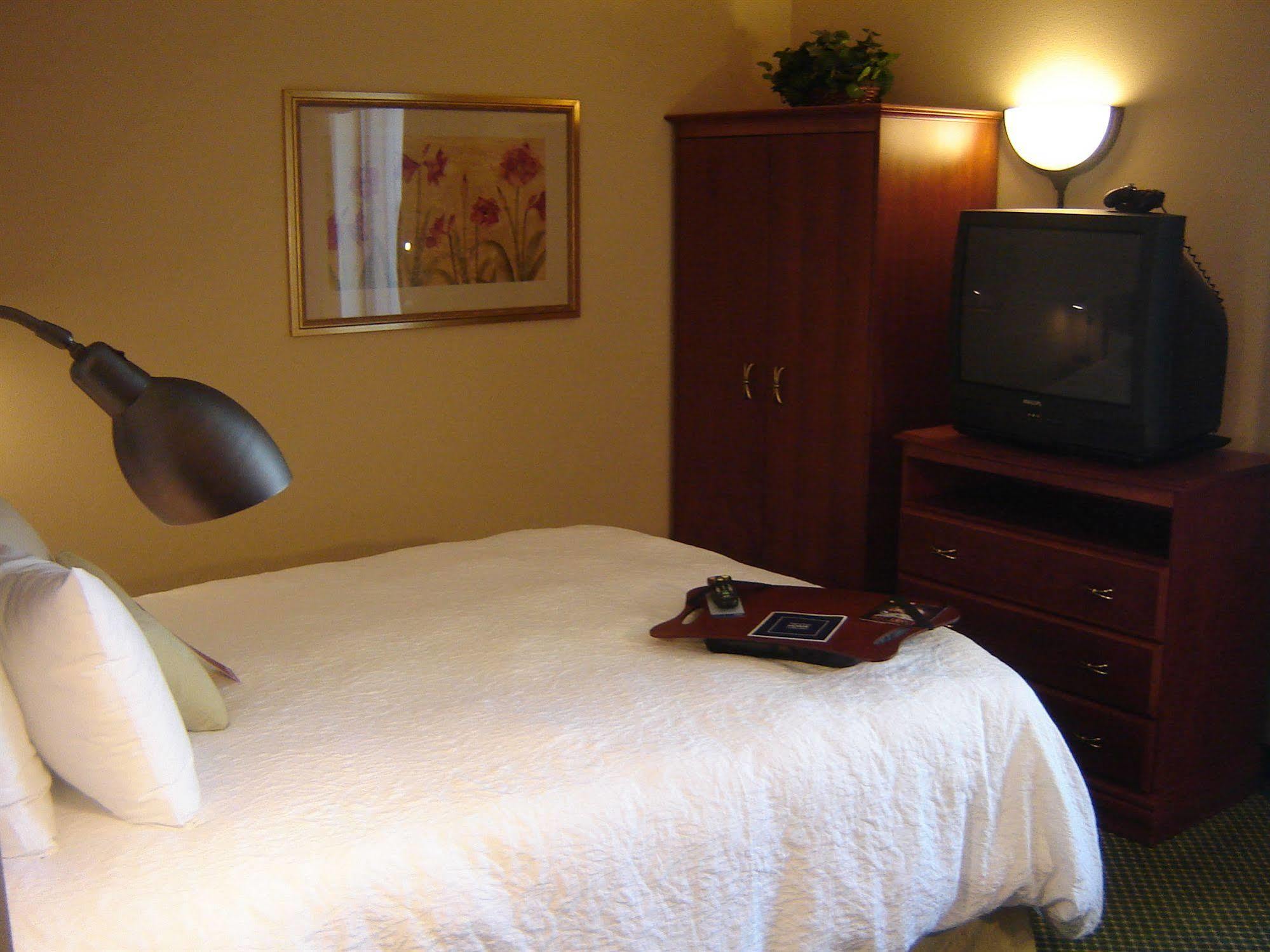 Hampton Inn By Hilton Montrose Exteriör bild